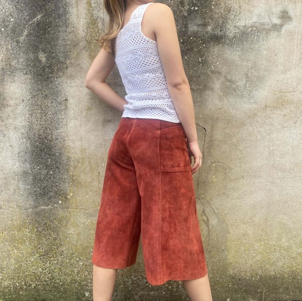 Vibrant 1970s Rust Suede Culottes - Image 2