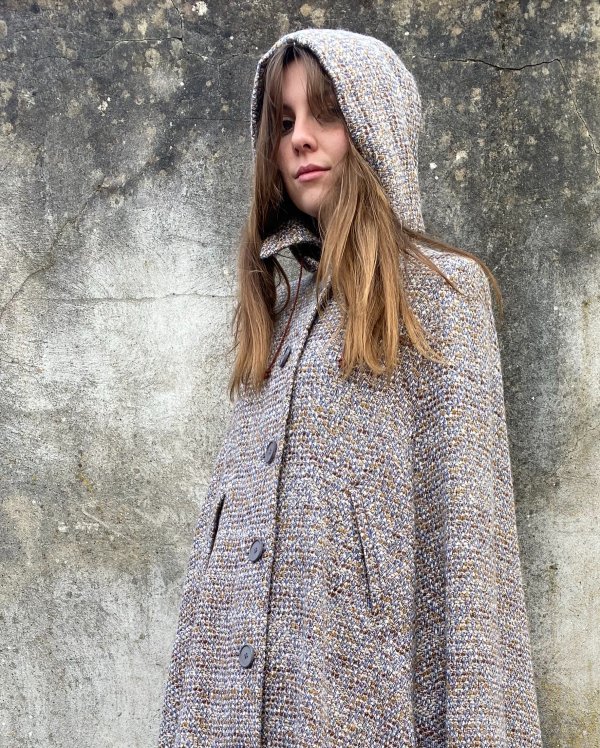 Sensational 1970s Jaegar Cape Set - Image 2