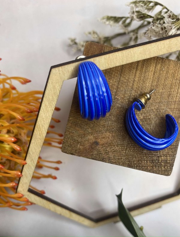 BLUE SEASHELL EARRINGS