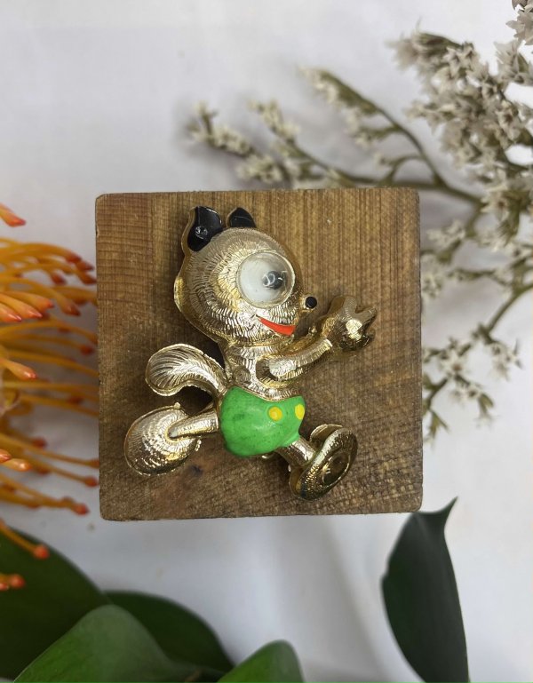 DISNEY STYLE ANIMAL BROOCH
