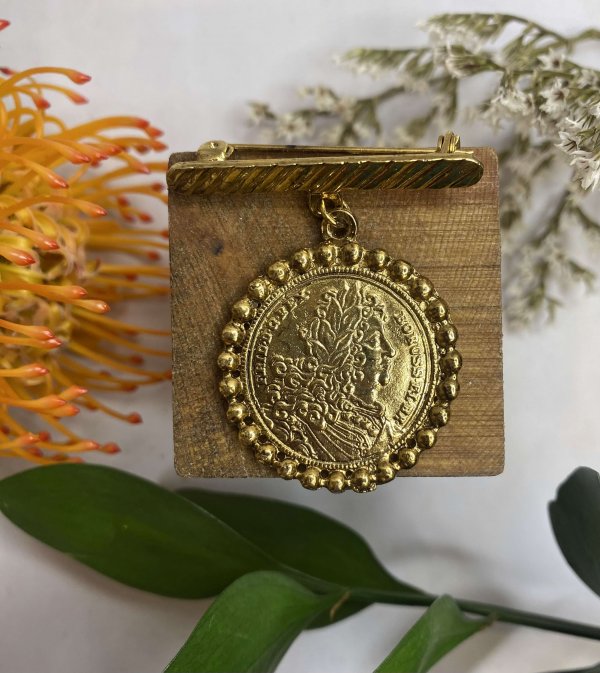 GOLD ROMAN COIN BROOCH