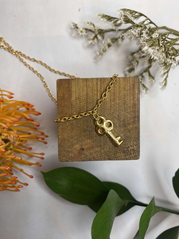 GOLD KEY NECKLACE