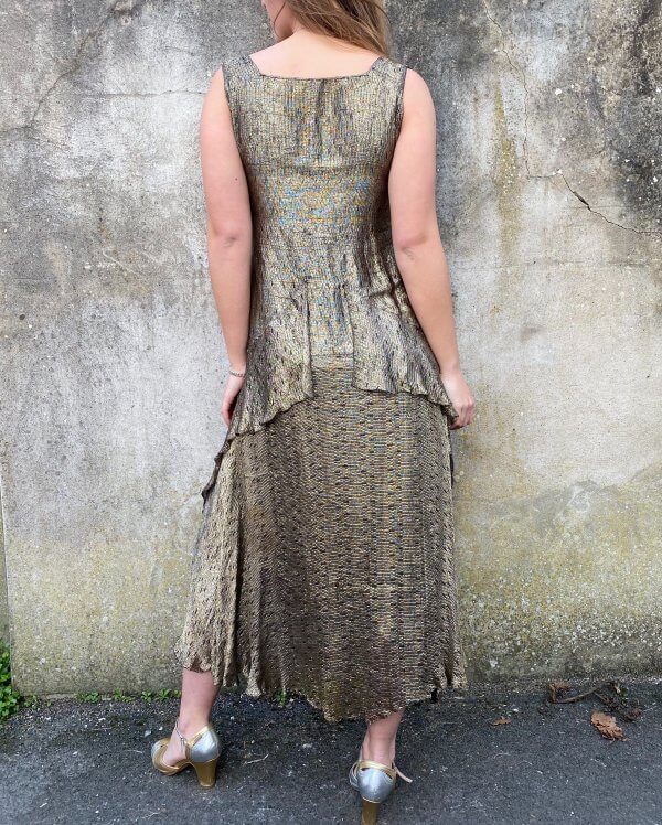 Stunning 1920s Gold Lamé Dress - Image 2