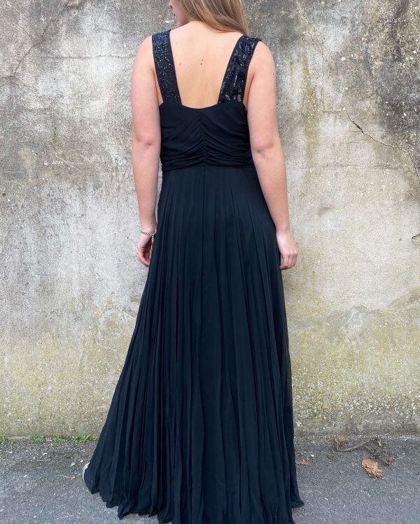 Elegant 1940s Black Chiffon and Sequin Gown - Image 4