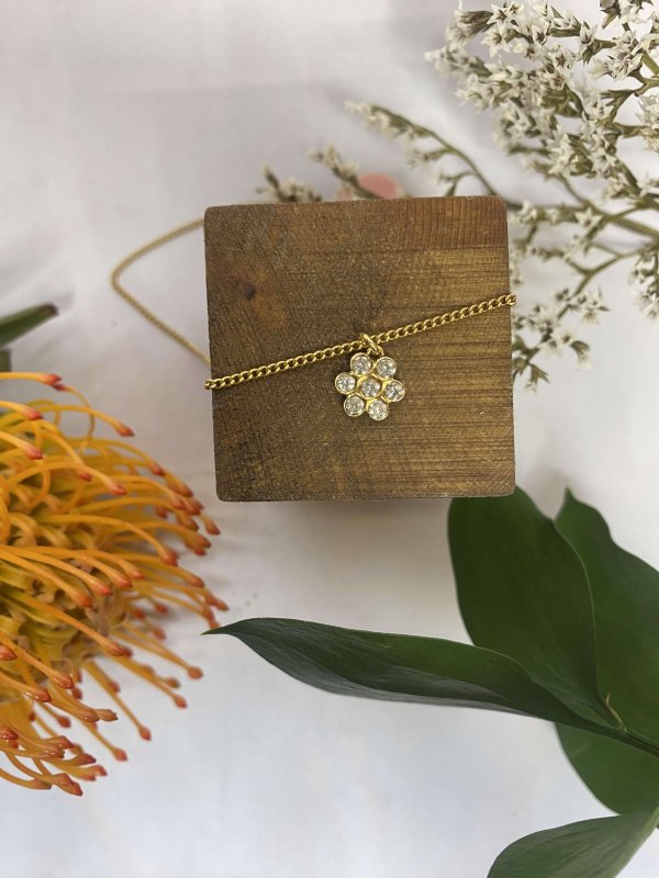 DIAMANTÉ FLOWER NECKLACE