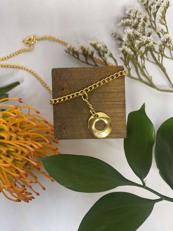 GOLD LOOP DROP NECKLACE
